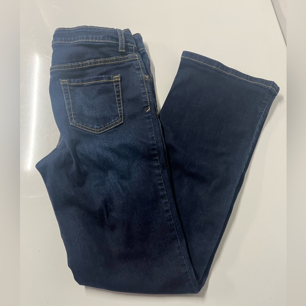 Cat and Jack Boot cut jeans super stretch 
Girls size 14
Dark Wash